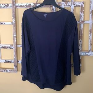 Crown and Ivy woman top size 3x.  Navy blue.